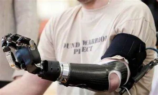 碳纤维：智慧养老的创新力量