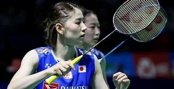 碳纤维羽毛球拍：全民运动好帮手